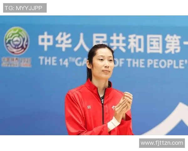 足球明星们如何看待中国女排传奇朱婷的实力与影响力